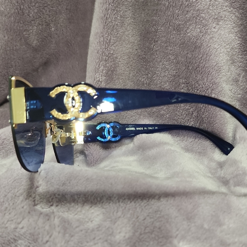 CHANEL Black and Blue Gradient Sunglasses - Picture 3 of 5